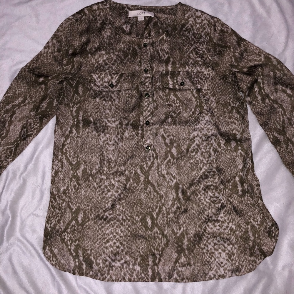 Loft women’s snake print blouse size s